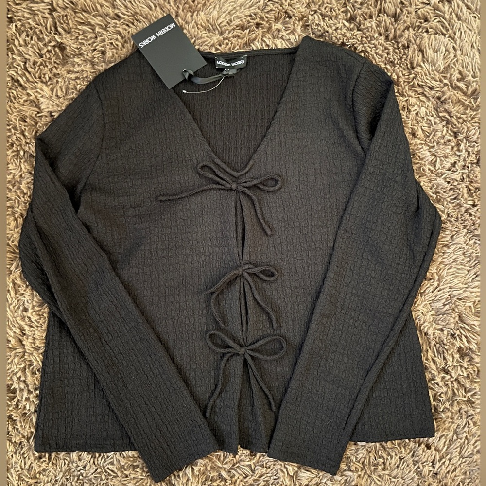 NWT LONG SLEEVE BOW BLOUSE